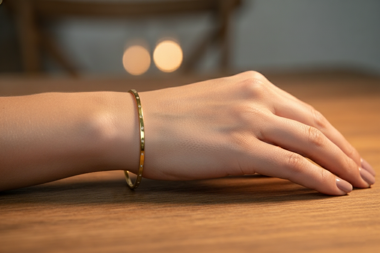 Exclusive Thin and Studded Bracelet