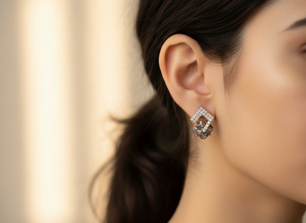 Viral Hot selling crystal studs Earring, Gold plated