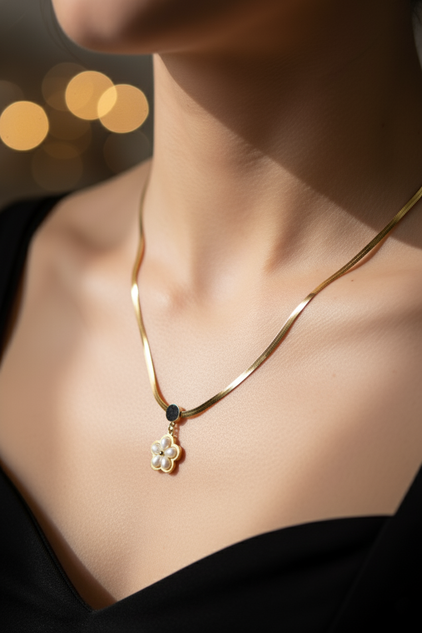 White Pearl Flower Pendant Necklace