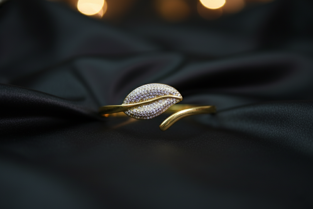 Open Leaf Exclusive Bracelet