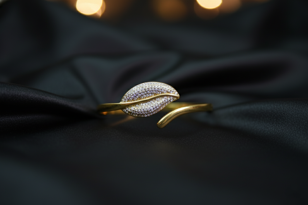 Open Leaf Exclusive Bracelet