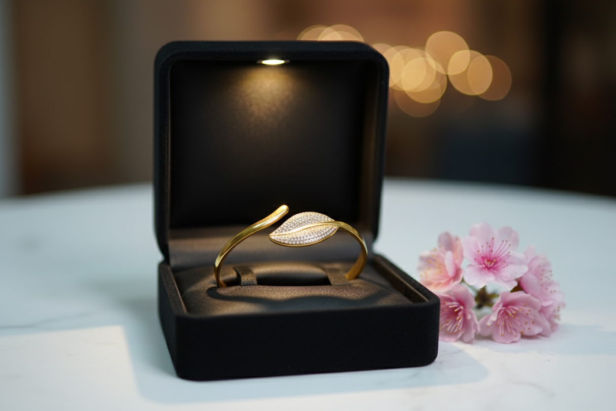 Open Leaf Exclusive Bracelet