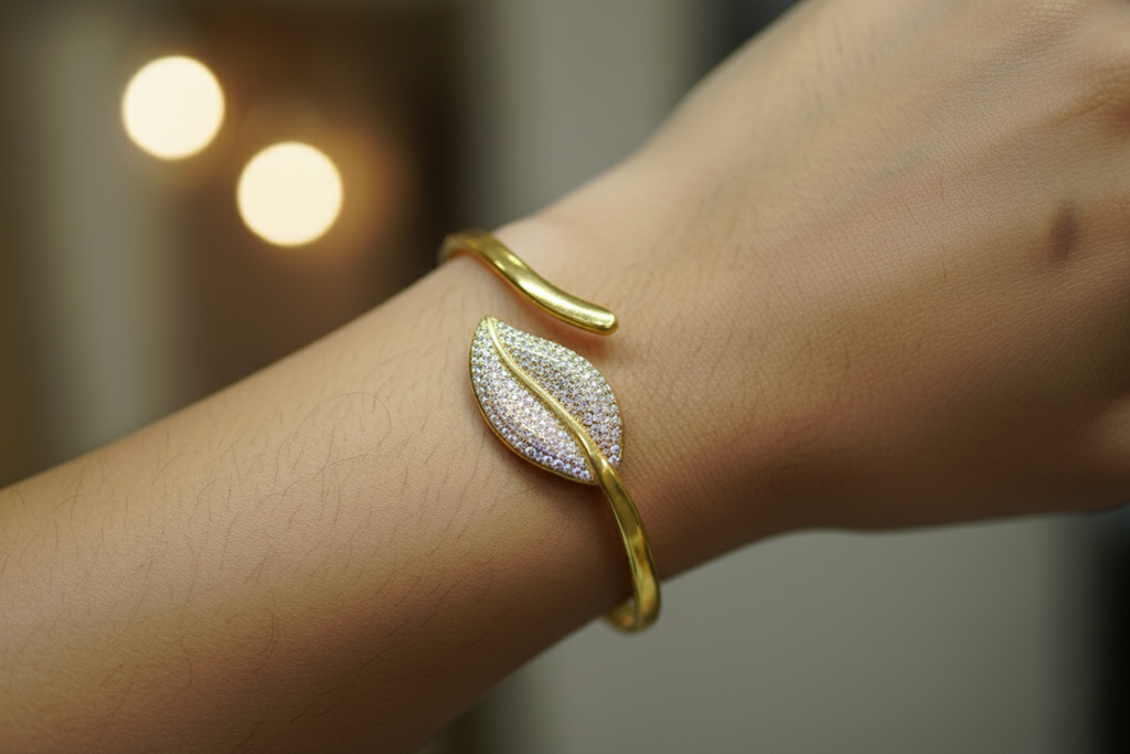 Open Leaf Exclusive Bracelet