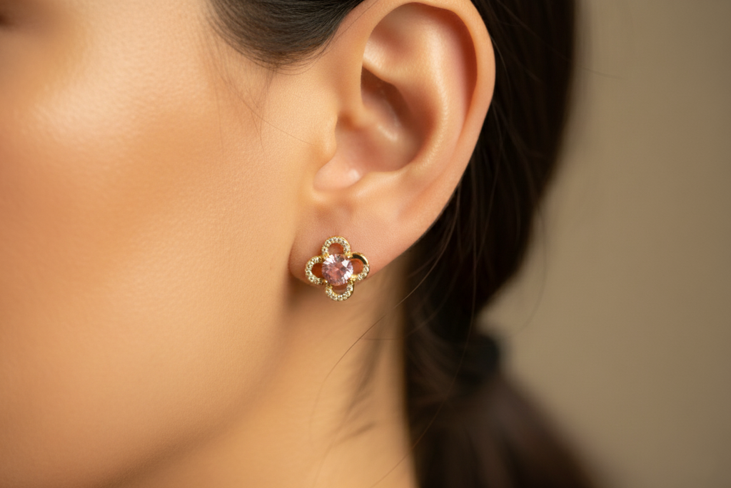 Clover Stud Earrings with Diamond