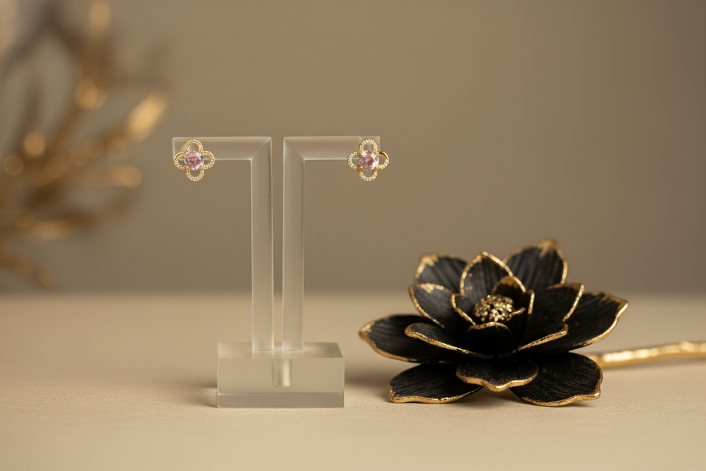 Clover Stud Earrings with Diamond