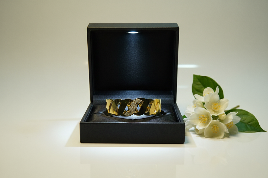 Bold Statement Golden Bracelet-Hot Selling