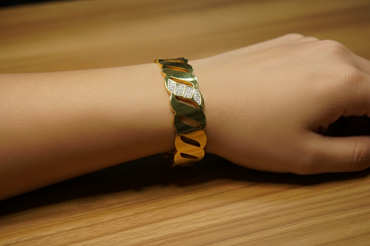 Bold Statement Golden Bracelet-Hot Selling